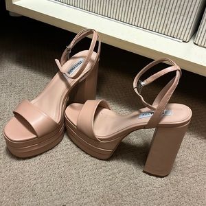 Steve Madden nude platform heels